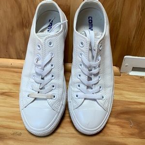 White leather converse sneakers